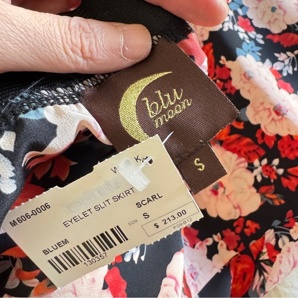 NWT Blu Moon eyelet split maxi skirt S - Picture 7 of 7